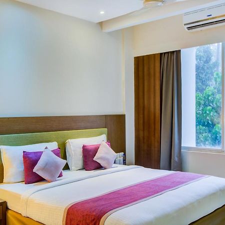 Jk Residency Kelakam Hotel Buitenkant foto