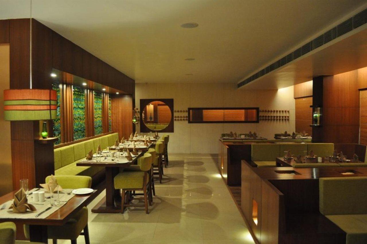 Jk Residency Kelakam Hotel Buitenkant foto