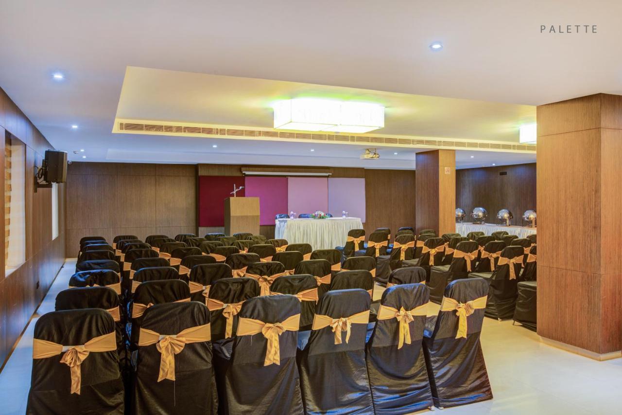Jk Residency Kelakam Hotel Buitenkant foto