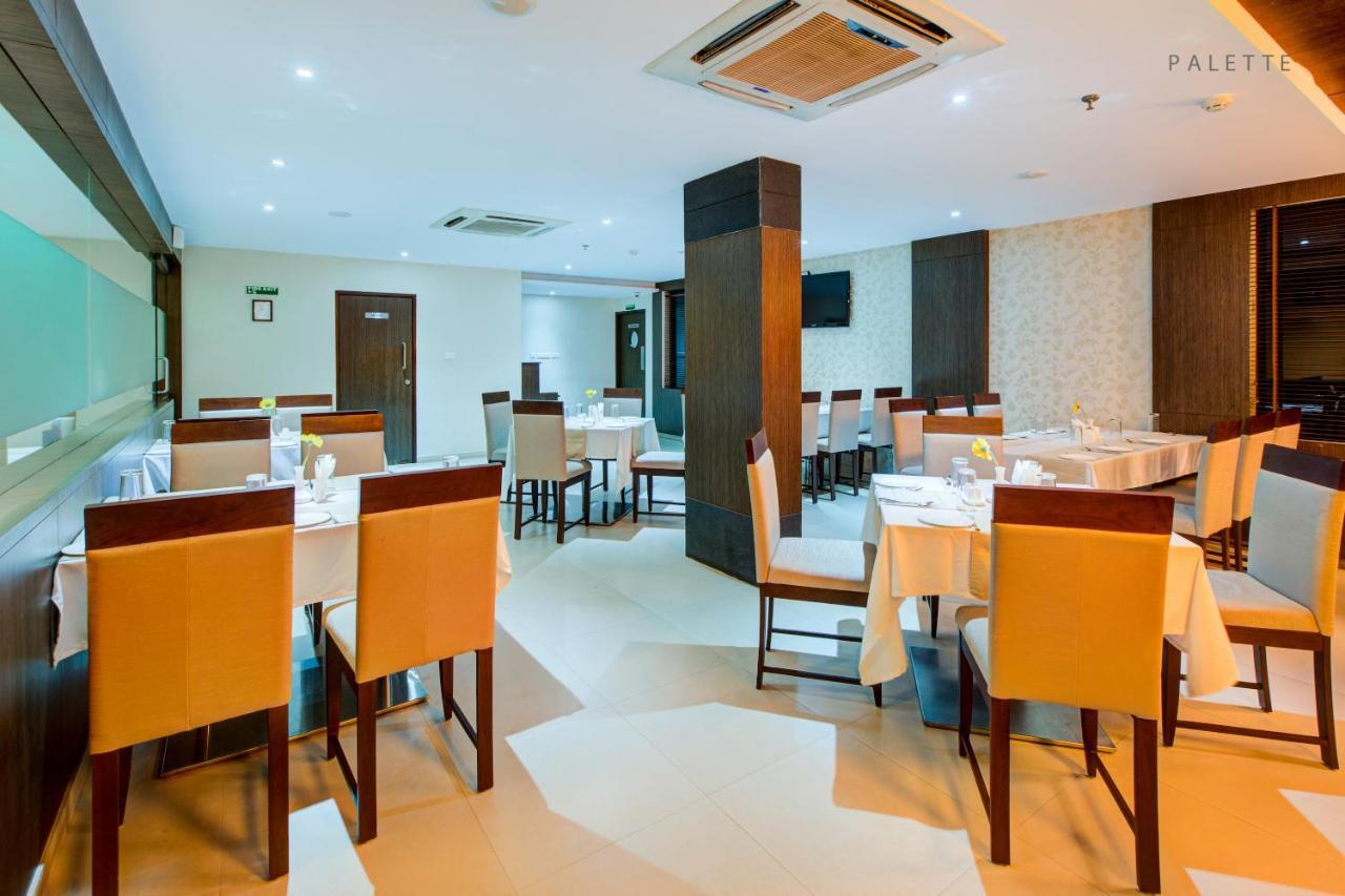 Jk Residency Kelakam Hotel Buitenkant foto