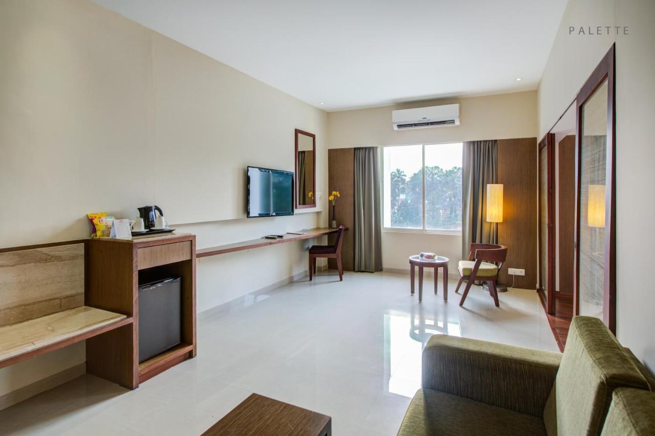 Jk Residency Kelakam Hotel Buitenkant foto