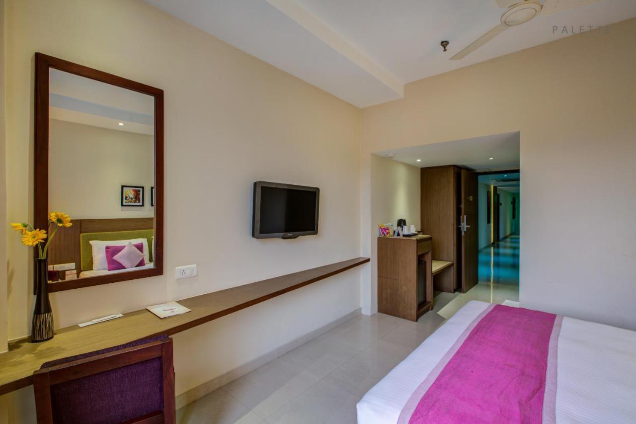 Jk Residency Kelakam Hotel Buitenkant foto