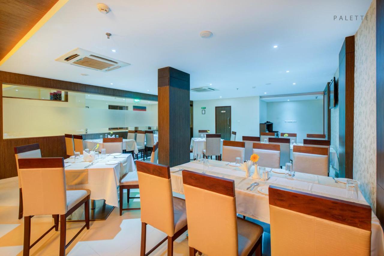 Jk Residency Kelakam Hotel Buitenkant foto