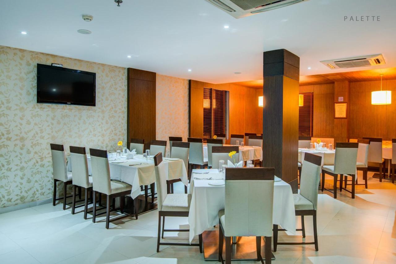 Jk Residency Kelakam Hotel Buitenkant foto